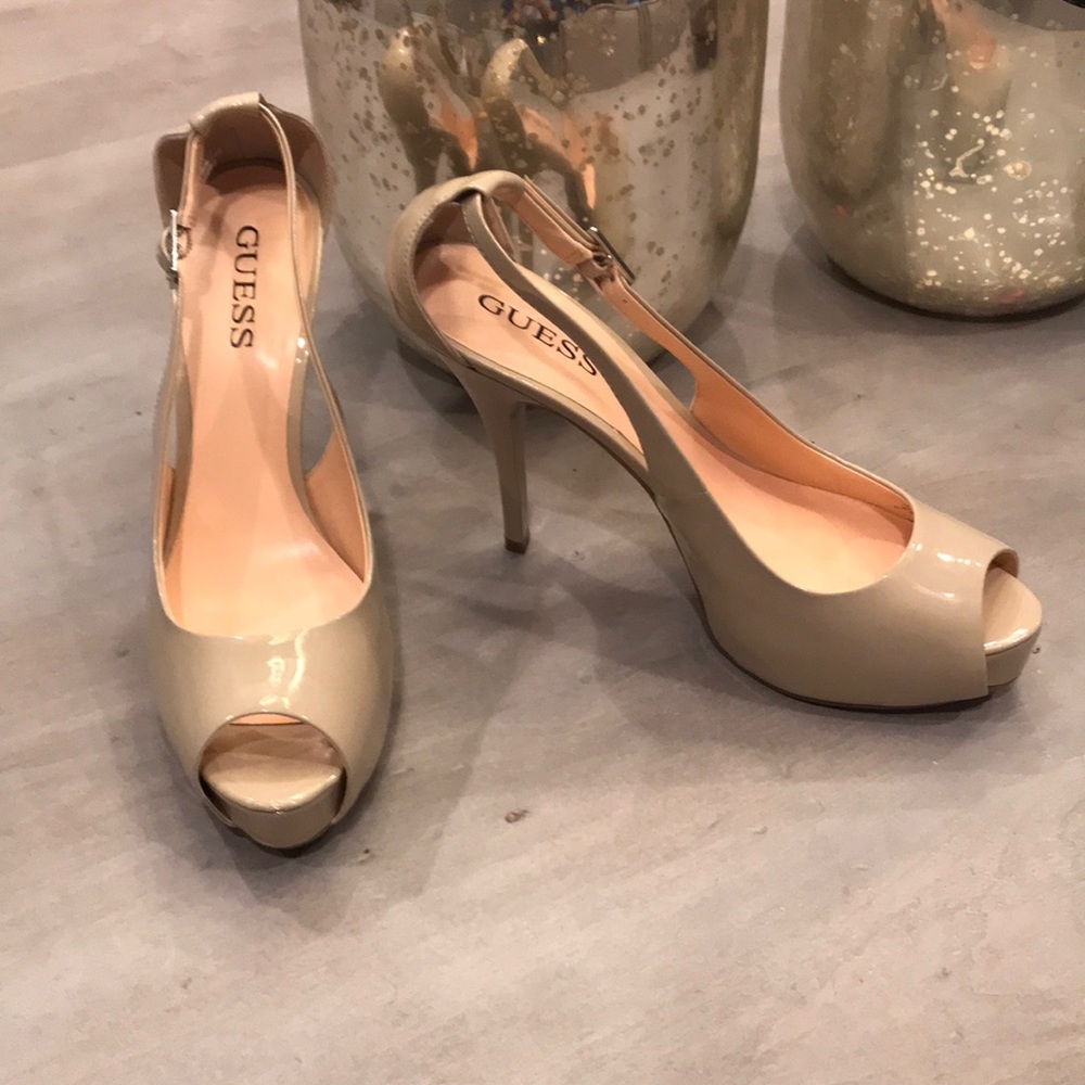 Guess size 10 M nude peep toe heels NWOT